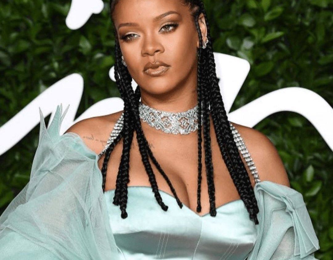 Introducing Eau de Fenty! Rihanna Opens Up About the Brand's First  Fragrance